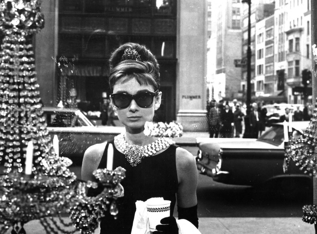 Audrey Hepburn híres napszemüvegét most te is megvásárolhatod