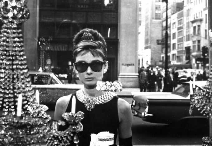 Audrey Hepburn híres napszemüvegét most te is megvásárolhatod