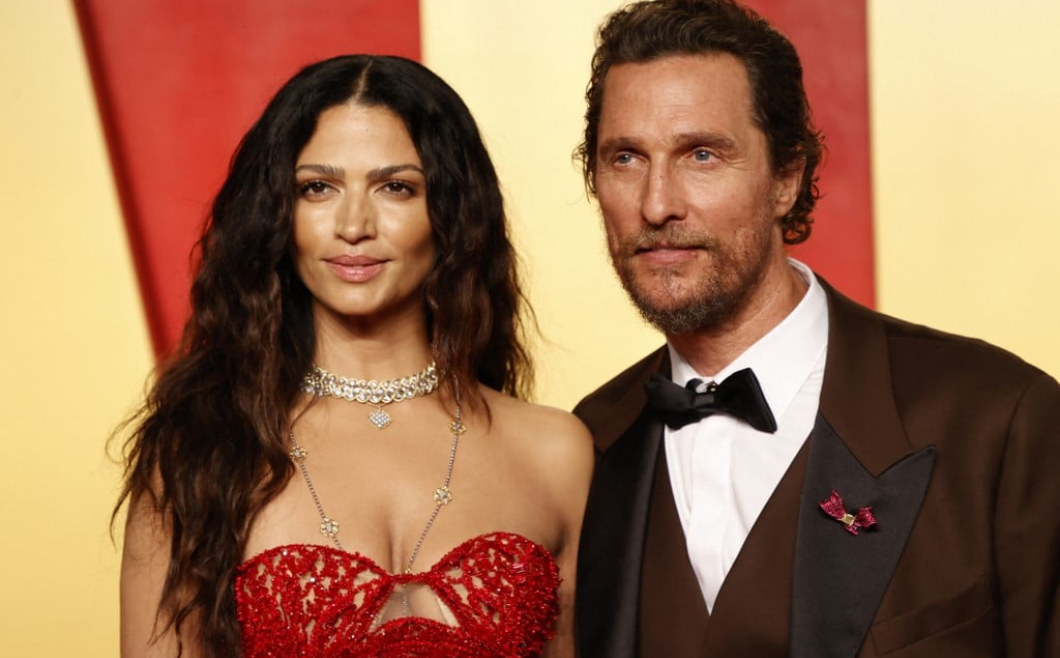 Gyönyörű tini lett Matthew McConaughey lányából, édesanyja kiköpött mása Vida