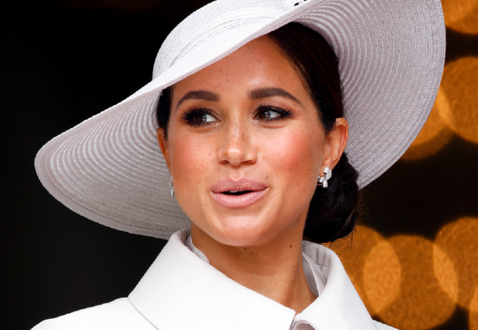 Meghan Markle komolyan megzsarolta a királyi családot