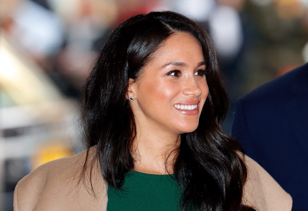 Ezt az üzenetet küldte titokban Meghan Markle a ruhájával