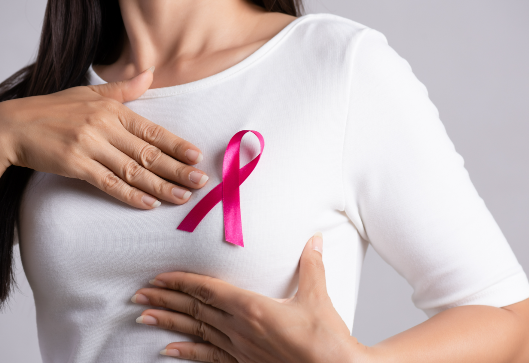 A mellrák korai jelei, amikre minden nőnek figyelnie kell