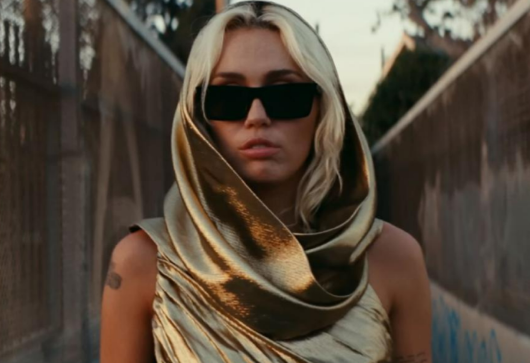 5 rejtett utalás Miley Cyrus új klipjében, amit senki nem vett észre