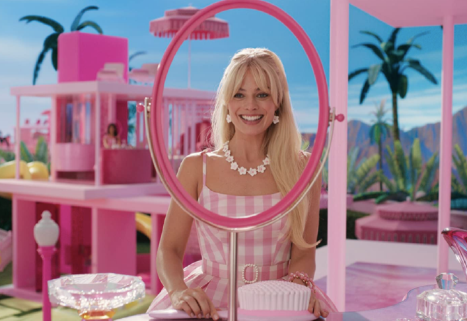 Margot Robbie megmutatta, milyen egy életnagyságú Barbie-ház