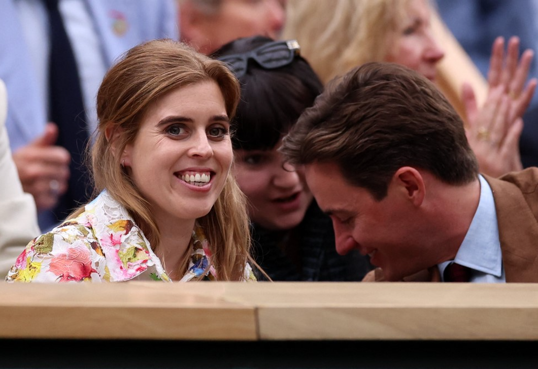 Beatrix hercegnő virágos ruhájáról beszél most mindenki, így jelent meg Wimbledonban