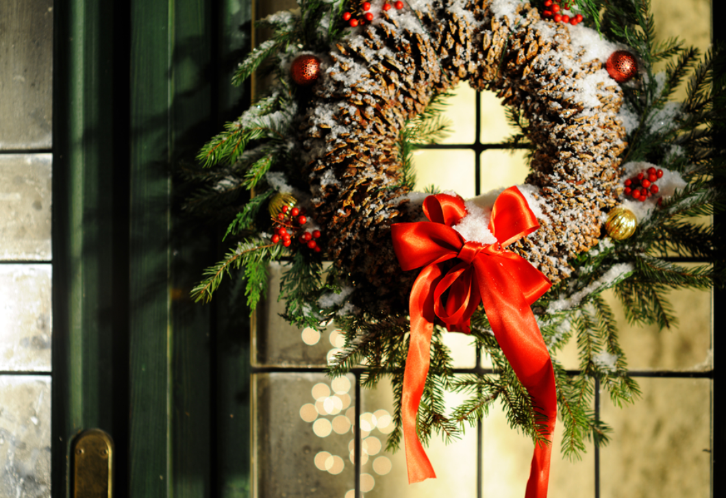 Így öltöztesd ünnepi díszbe a bejárati ajtód idén karácsonykor