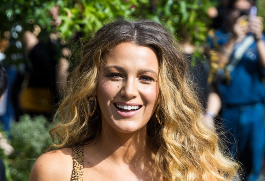 Ez a 18 ezer forintos tornacipő Blake Lively kedvence