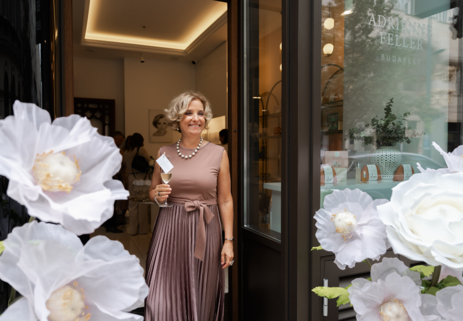 Az időtlen szépség otthona: megnyílt az Adrienne Feller Boutique a Párisi Udvarban, főkép