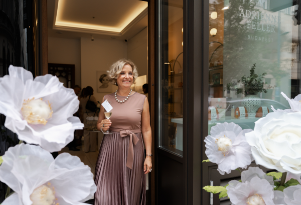 Az időtlen szépség otthona: megnyílt az Adrienne Feller Boutique a Párisi Udvarban