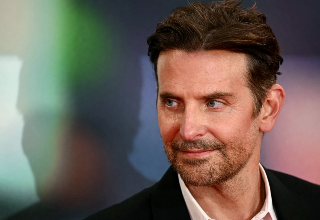 Bradley Cooper rusztikus fa kerti bútorai most tarolnak – ezért unják meg egyre többen a steril teraszokat