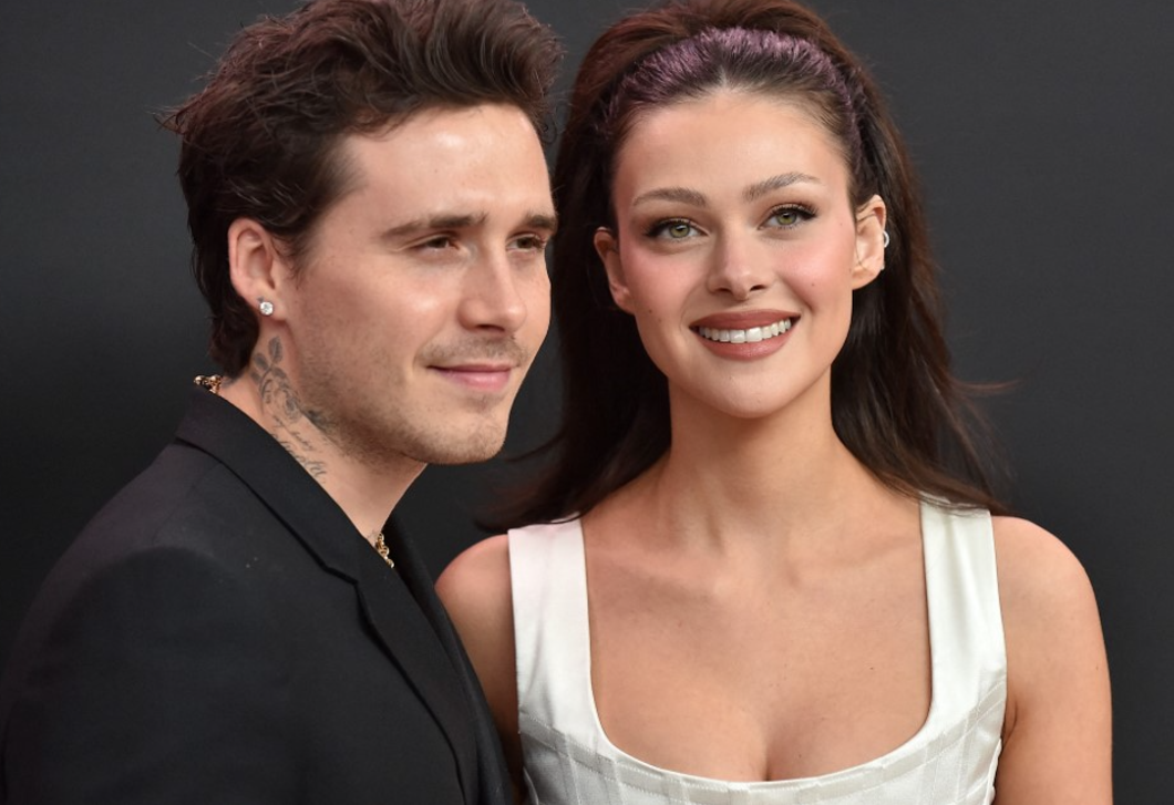 Miért működik ennyire jól Brooklyn Beckham és Nicola Peltz mid-century modern nappalija?