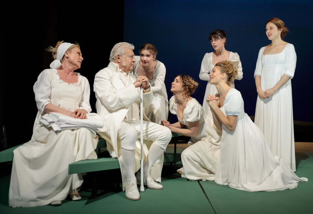 Egy női szövetség Jane Austen nyomán – kulisszatitkok a Vígszínház Büszkeség és balítélet előadásából