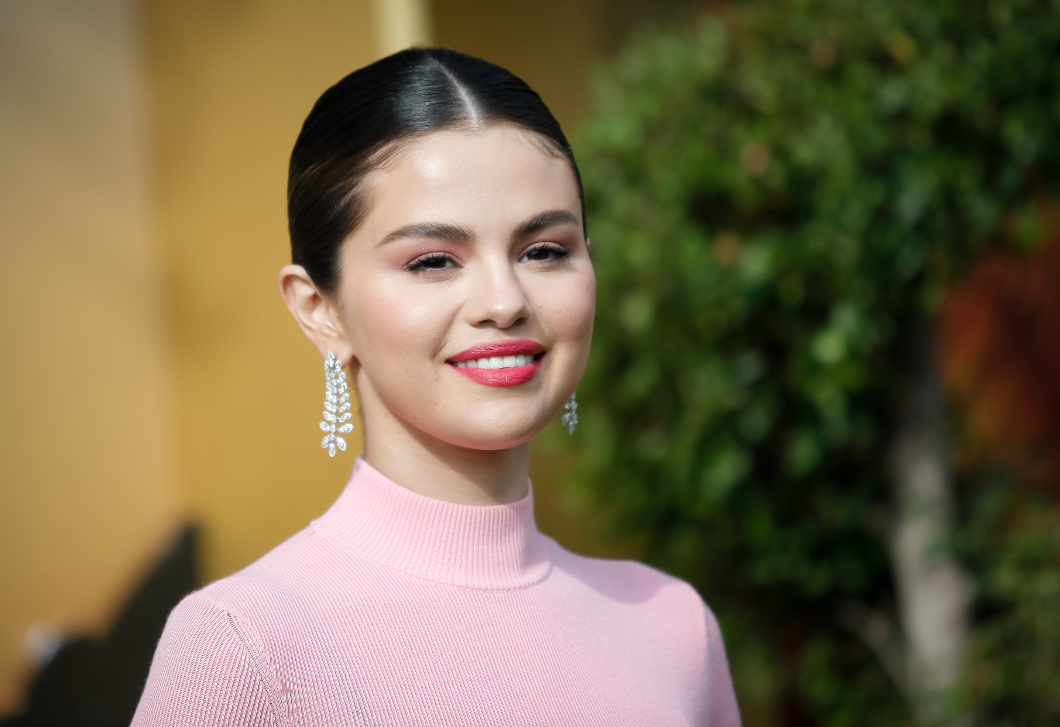 Selena Gomez nem hajlandó rejtegetni magát fürdőruhában sem