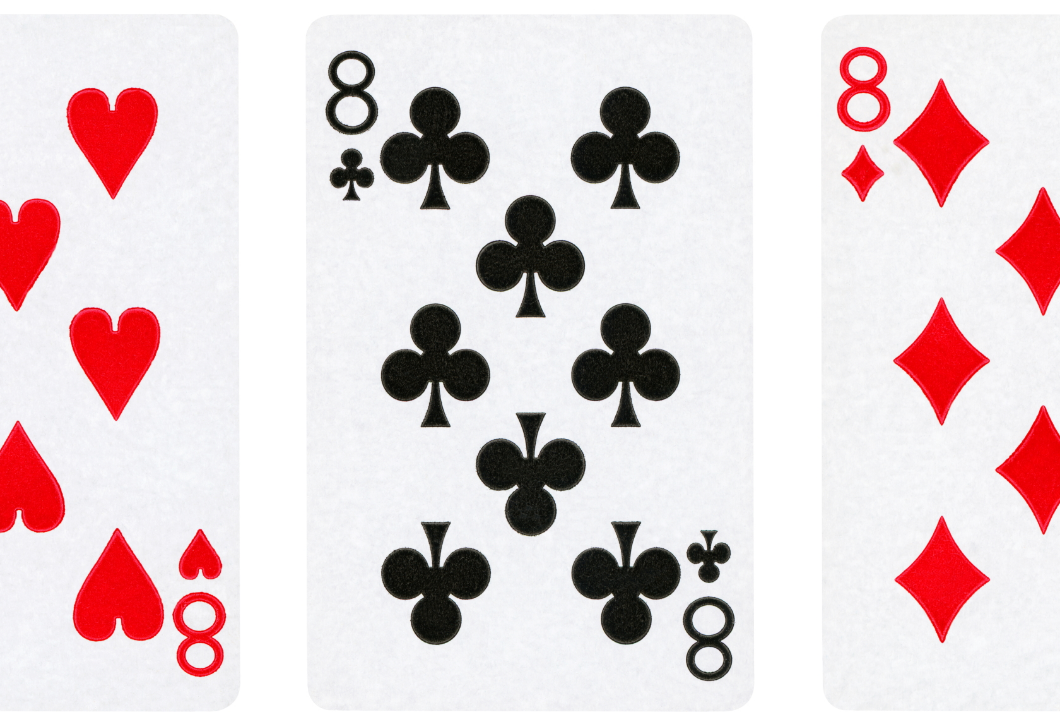 Az egyik kártyán igazából három 8-as van. Te is megtalálod, melyiken?