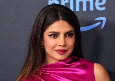 Priyanka Chopra magenta ruhája mindenki kedvence