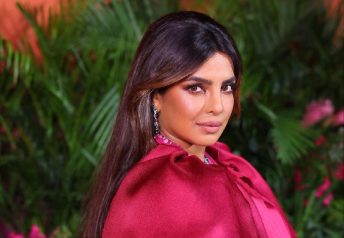 Priyanka Chopra arany színű ruháját akarja most mindenki