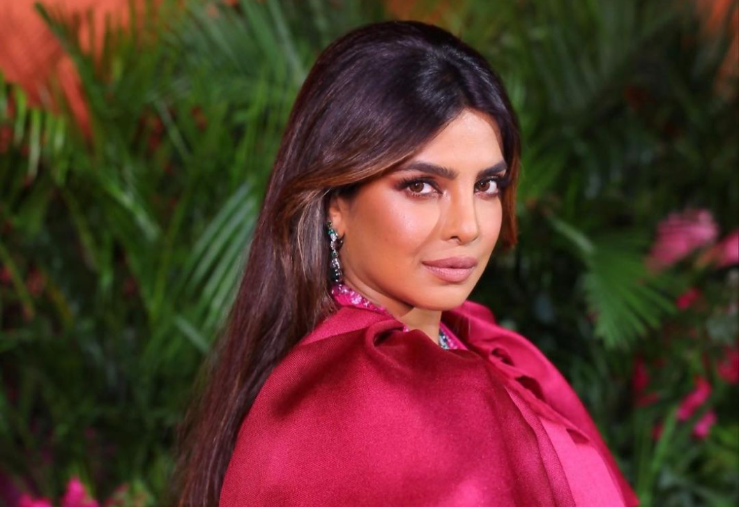 Priyanka Chopra arany színű ruháját akarja most mindenki