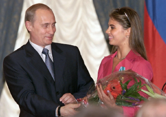 Durva szankciók: Putyin barátnőjének ezért zárolták a bankszámláját