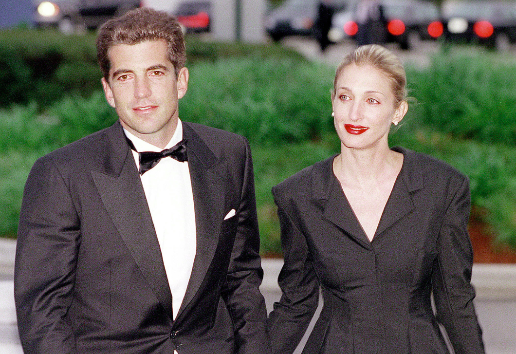Itt a szőke hajszín, ami Carolyn Bessette-Kennedy miatt újra népszerű lett