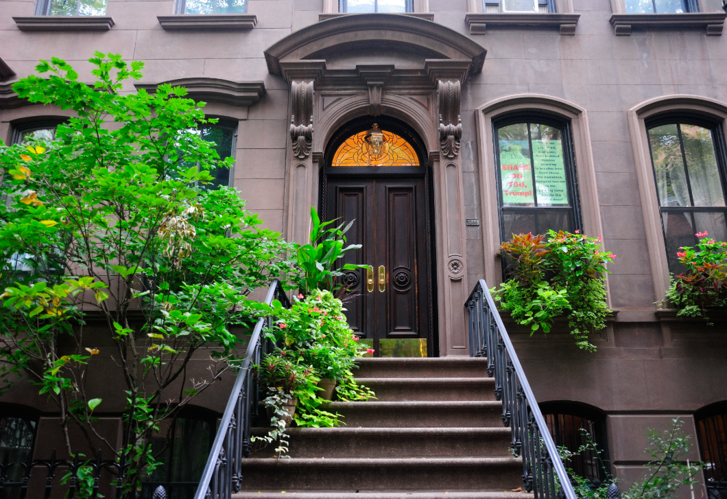 4 ok, amiért máig oda vagyunk Carrie Bradshaw New York-i lakásáért