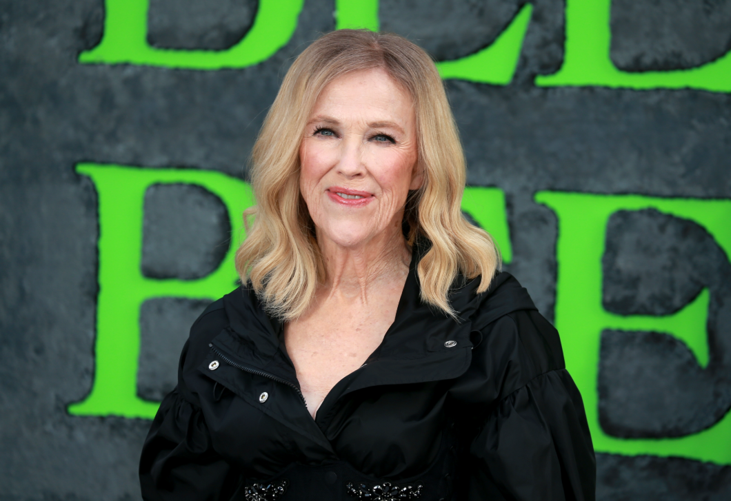 Történelmet írt tragikus halálát követően Catherine O’Hara