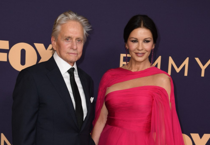 Eladóvá vált Catherine Zeta-Jones és Michael Douglas álomotthona: most te is megnézheted belülről