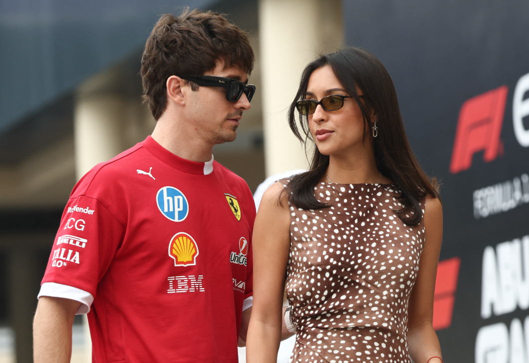 Hoppá! Összeházasodott Charles Leclerc és Alexandra Saint Mleux - videó
