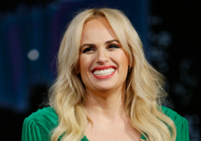 Erzsébet királynő után nevezte el a lányát Rebel Wilson