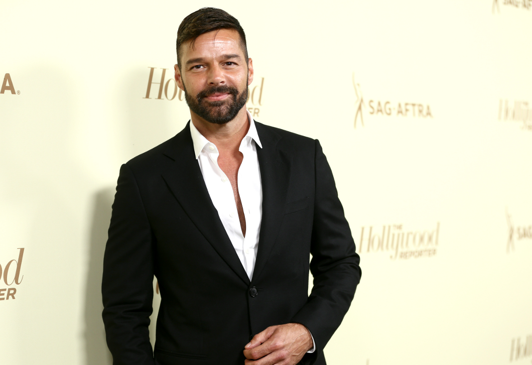 Ricky Martin pert indított, hatalmas összeget követel 