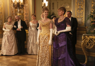 Az HBO új sorozata a Downton Abbey és a Bridgerton család szerelemgyereke