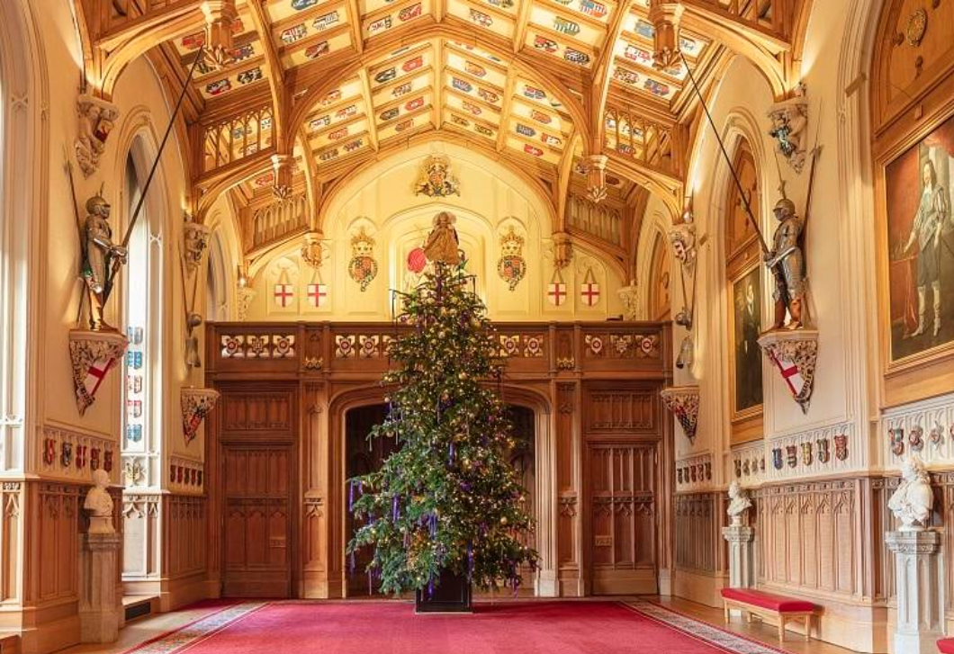  Fotók: a királyi család már ünnepi hangulatban van, ilyen a karácsonyi dekoráció a Windsori kastélyban