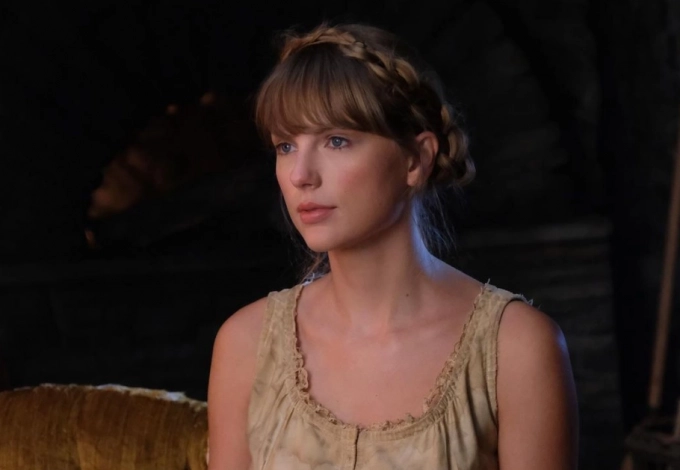 Taylor Swif...