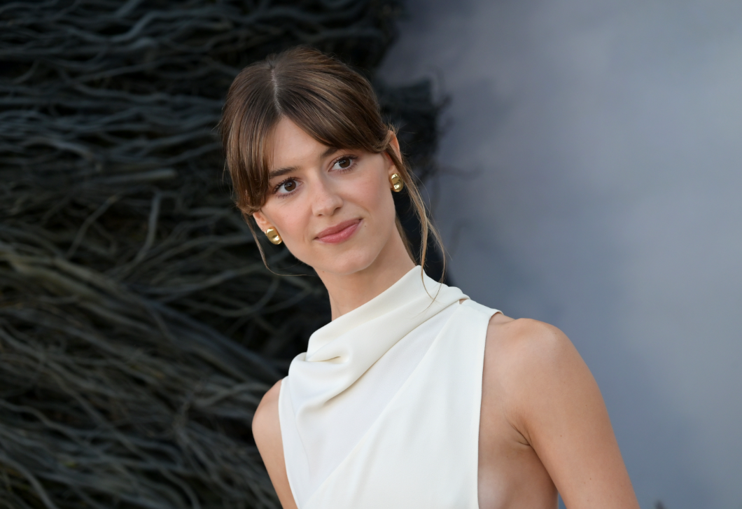 Daisy Edgar-Jones már viseli az ősz egyik legnagyobb dzsekitrendjét