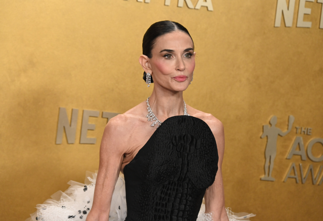 Demi Moore látványos kalapjáról beszél most mindenki, lehetetlen volt nem észrevenni – FOTÓK