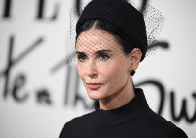 A 61 éves Demi Moore bikiniben mutatta meg az alakját, imádják a rajongók a fotót