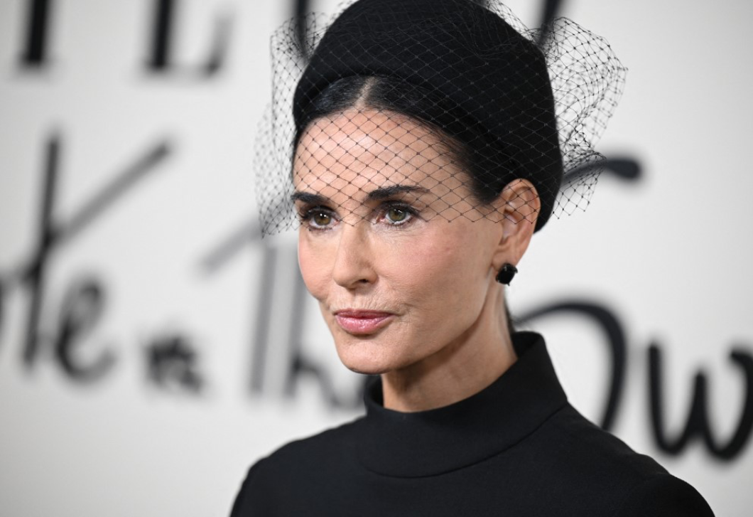 A 61 éves Demi Moore bikiniben mutatta meg az alakját, imádják a rajongók a fotót