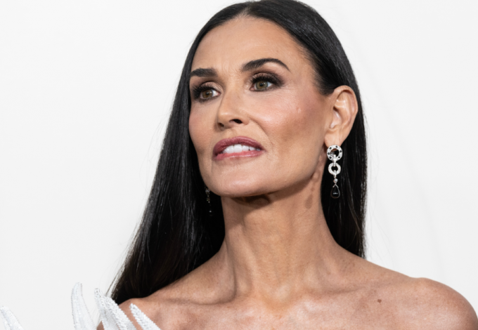 Demi Moore b...