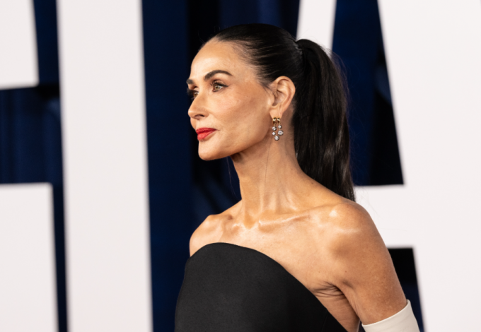 Demi Moore t...