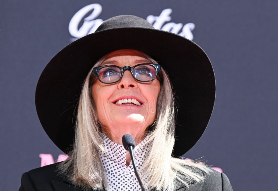 A stílus nem trend, hanem hitelesség – Diane Keaton rozsdamentes acél konyhája rusztikus falak között