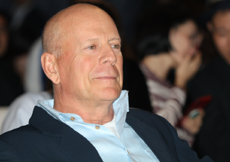 Az afáziában szenvedő Bruce Willis új videóját te sem bírod könnyek nélkül