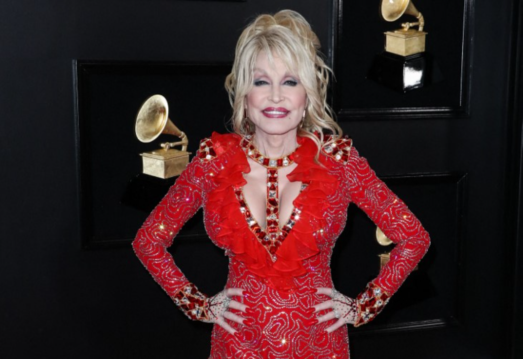 Ezek voltak Dolly Parton divat-aranyszabályai
