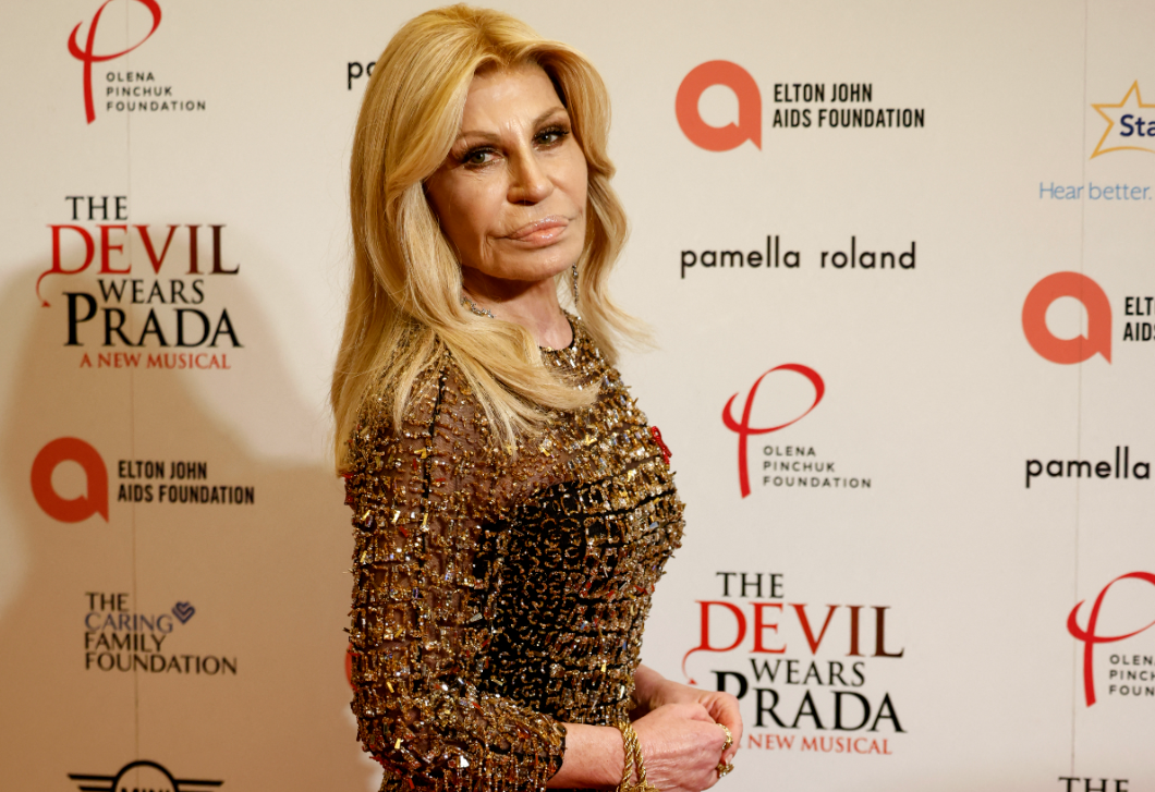 Döbbenetes átváltozás: Hogyan lett 30 évvel fiatalabb Donatella Versace?