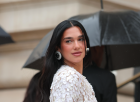 Dua Lipa esk...