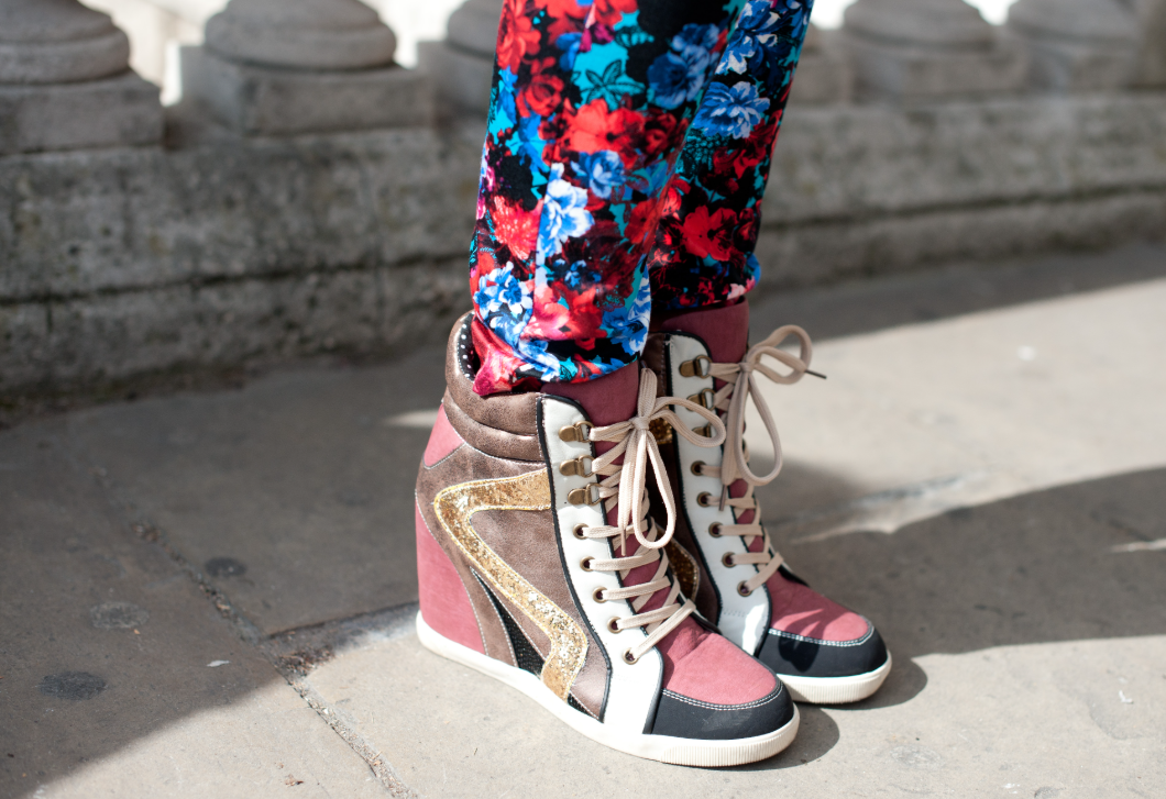 Most beleszerethetsz az egyik legmegosztóbb cipőtrendbe