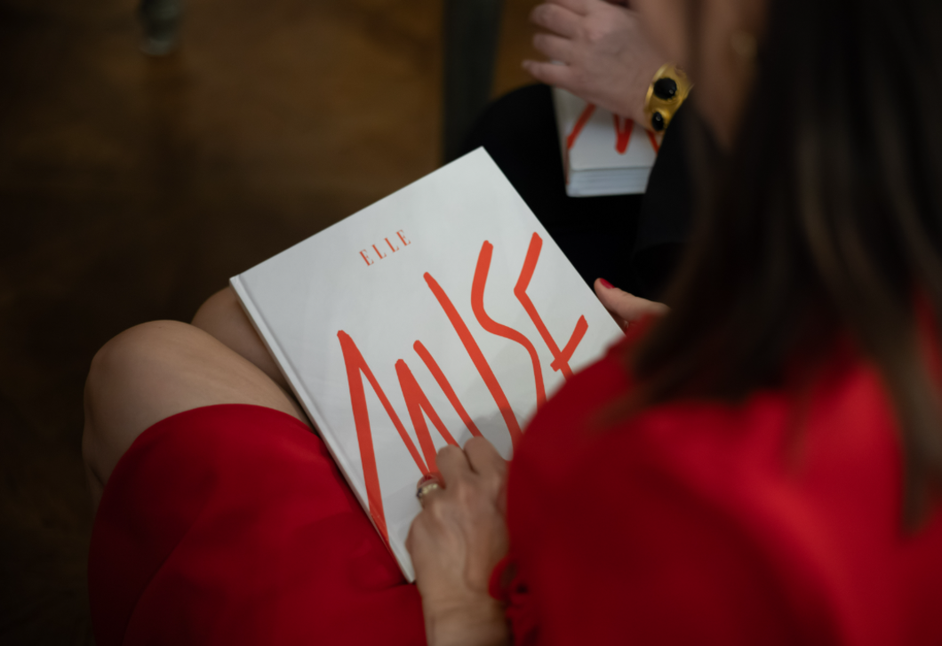 Egy könyv, ahol a divat és az irodalom összefonódik