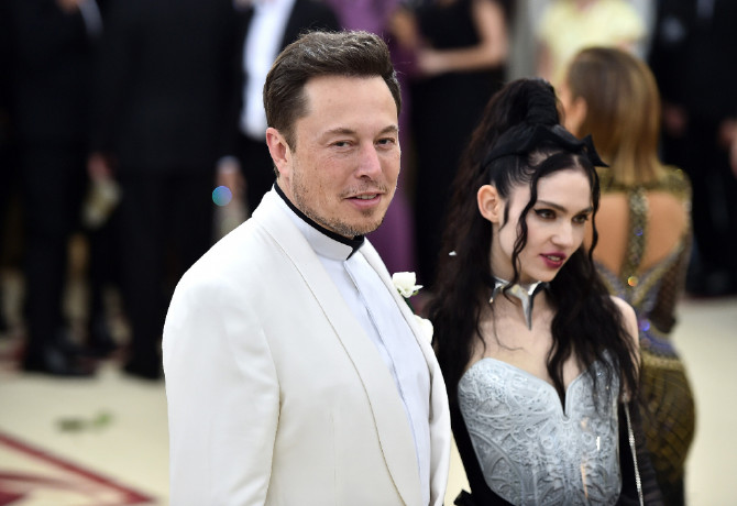 Elon Musknak titokban kislánya született, aki szintén elképesztő nevet kapott