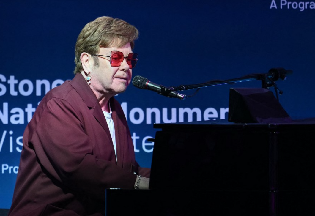Ne halogasd! Elton John leszámol az utolsó kifogásoddal is