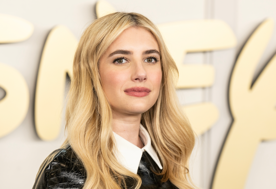 Emma Roberts menyasszonyi fátyla megmutatja, hogy a gótikus romantika az esküvői divatba is megérkezett