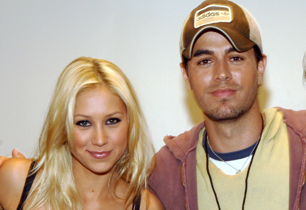 Megszületett Enrique Iglesias és Anna Kurnyikova negyedik gyermeke – fotón a csöppség