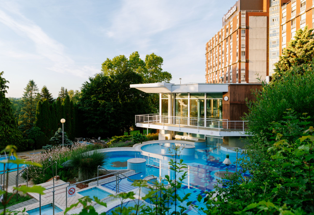 Hévíz új arcát mutatja – megújult az Ensana Thermal Aqua